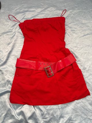 Vestido Rojo con Cinturón