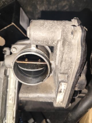 MERCEDES SLK230 97-00 CUERPO DE ACELERACIÓN DEBAJO