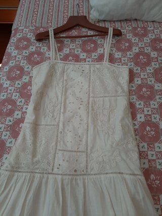 Vestido ZARA tirantes beige bordado Talla XS