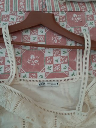 Vestido ZARA tirantes beige bordado Talla XS