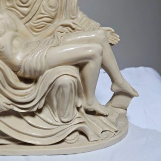 Riproduzione Pietà Michelangelo in Resina