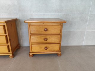 Cómoda alta madera maciza