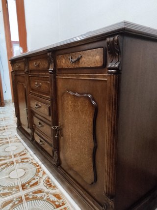 Regalo cómoda clásica madera y mármol