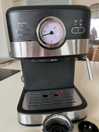 Cafetera SilverCrest Negra y Plateada