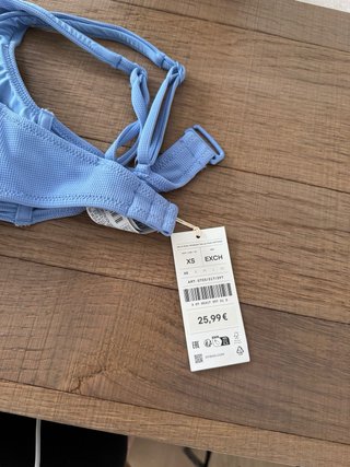Top bikini Oysho azul sin estrenar