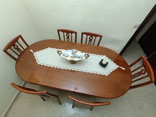 Mesa comedor madera y 6 sillas tapizadas diciembre