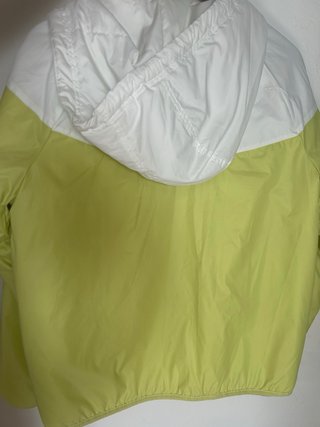 Chaqueta Nike Mujer Ligera Blanca y Lima