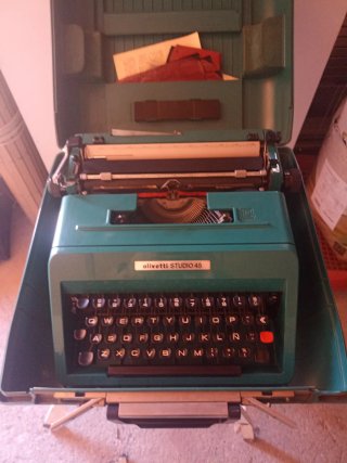 Máquina de escribir Olivetti Studio 45