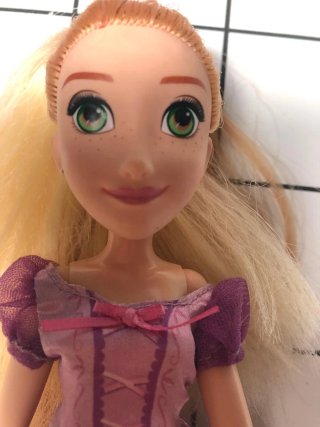 Muñeca Princesa Rapunzel