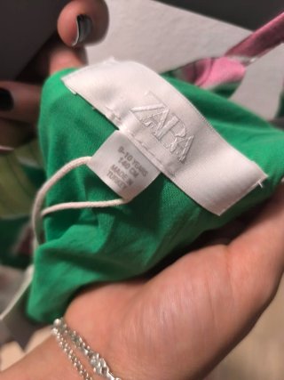 Mono niña Zara flores verde y rosa talla 9-10 años
