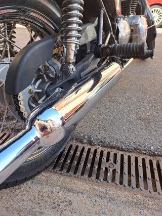 Triumph Bonneville Negra y Plateada