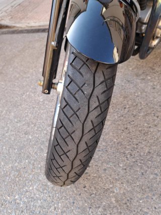 Triumph Bonneville Negra y Plateada