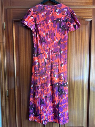 Vestido estampado naranja y morado