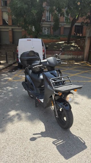 Kymco Agility Carry 50 Scooter Negro