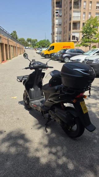 Kymco Agility Carry 50 Scooter Negro