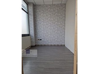 Local comercial en venta en Trobajo del Camino en San Andrés del Rabanedo