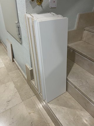 Baldas de madera blancas modelo BILLY