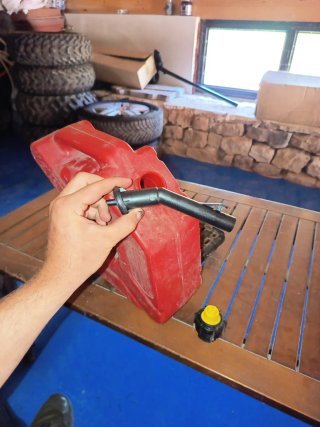 Bidón gasolina + soporte