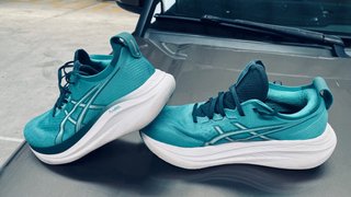 Zapatillas Asics Nimbus 27 talla 46.5