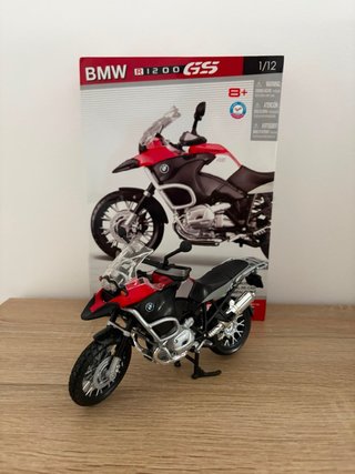 Maqueta BMW R1200GS 1/12