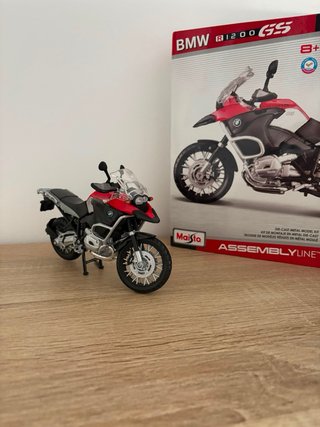 Maqueta BMW R1200GS 1/12