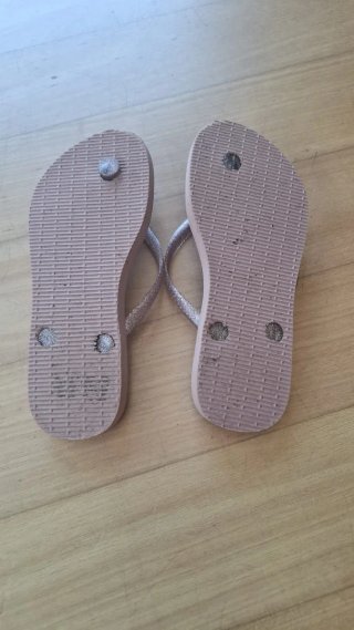 Chinelos Havaianas Prata Brilhante Tamanho 36