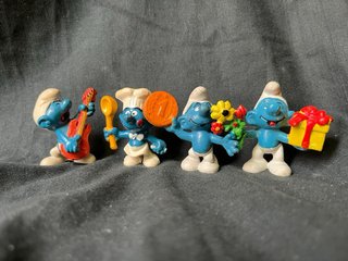 Set di figurine dei Puffi anni '70