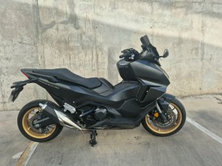 Forza 750