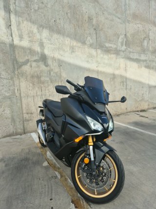 Forza 750