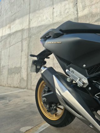 Forza 750