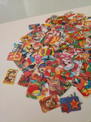 Cromos troquelados variados