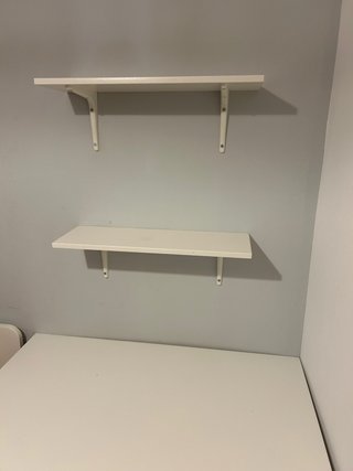 Cama, somier, colchón y escritorio