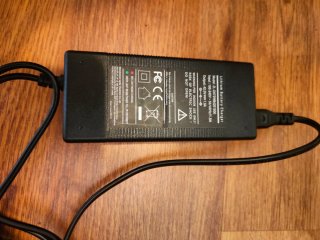 Cargador Patinete Eléctrico como nuevo