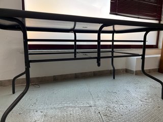 Mesa de terraza cristal y metal