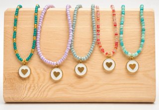 Collar verano medalla corazón dorado