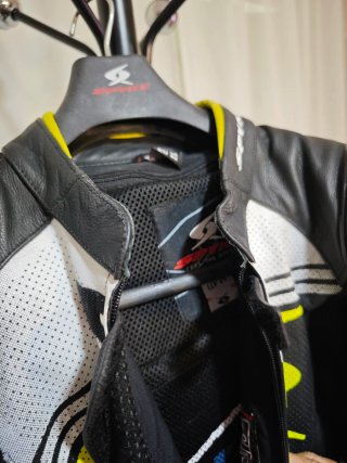 Mono de Moto Spike Negro Blanco Amarillo