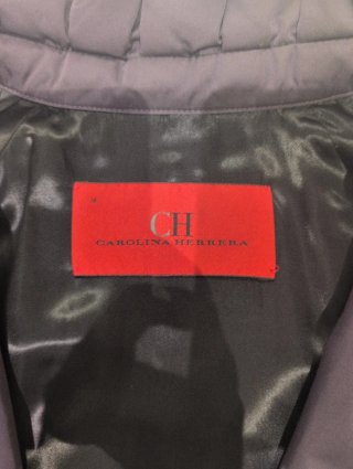 Gabardina Carolina Herrera Morado  de 2020