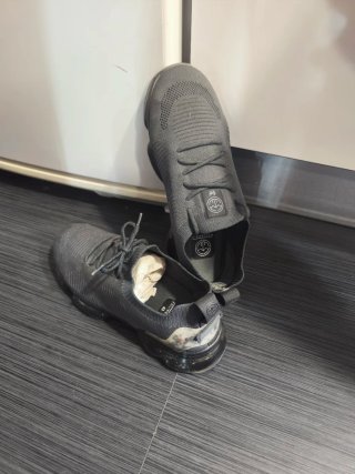 Zapatillas grises talla 43