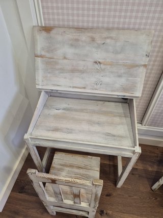Pupitre y pizarra infantil madera