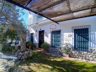 Cortijo en venta en Alozaina