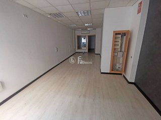 Local comercial en alquiler en Instituts - Universitat en Lleida