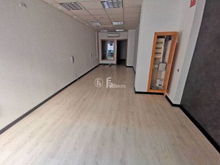 Local comercial en alquiler en Instituts - Universitat en Lleida