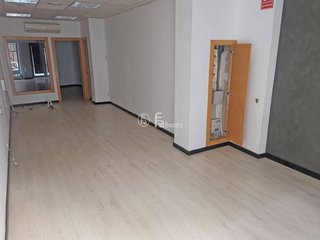 Local comercial en alquiler en Instituts - Universitat en Lleida