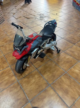Moto eléctrica infantil