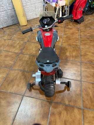 Moto eléctrica infantil