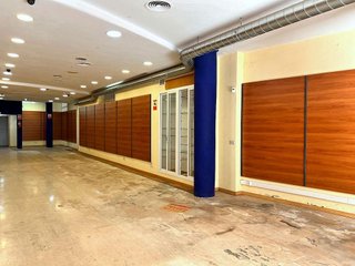 Local comercial en alquiler en Los Remedios en Sevilla