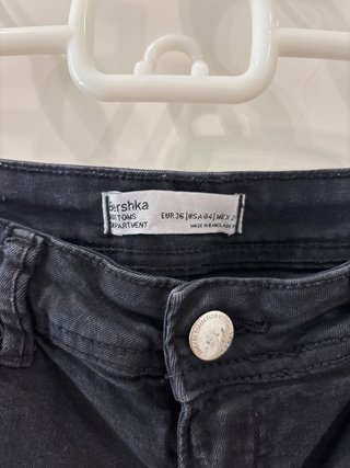 Shorts vaqueros negros Bershka