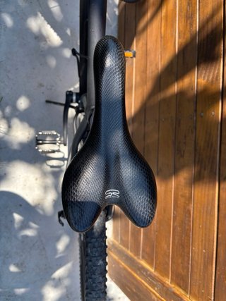 Bicicleta de montaña negra