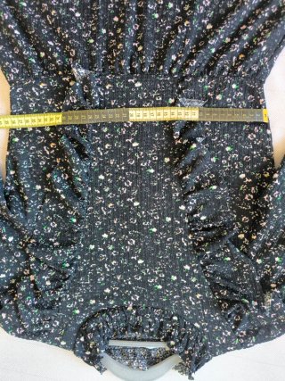 Vestido Zara floral volantes talla M