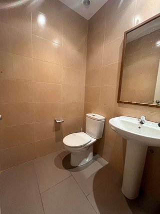 Local comercial en alquiler en Eixample Nord – La Devesa en Girona